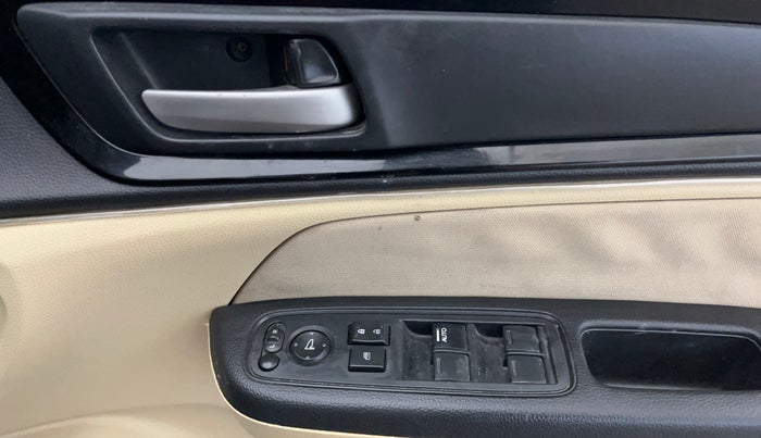 2018 Honda Amaze 1.2L I-VTEC S, Petrol, Manual, 70,902 km, Driver Side Door Panels Control