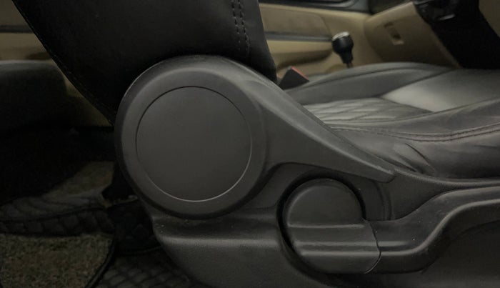 2018 Honda Amaze 1.2L I-VTEC S, Petrol, Manual, 70,902 km, Driver Side Adjustment Panel