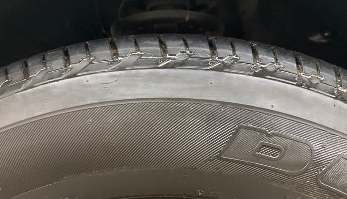 2020 Mahindra XUV500 W7, Diesel, Manual, 44,835 km, Right Front Tyre Tread