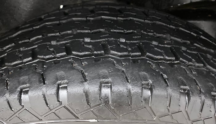 2020 Mahindra Thar LX HARD TOP 4WD MT, Diesel, Manual, 30,134 km, Right Rear Tyre Tread