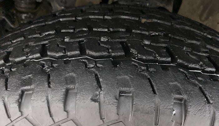 2020 Mahindra Thar LX HARD TOP 4WD MT, Diesel, Manual, 30,134 km, Left Front Tyre Tread