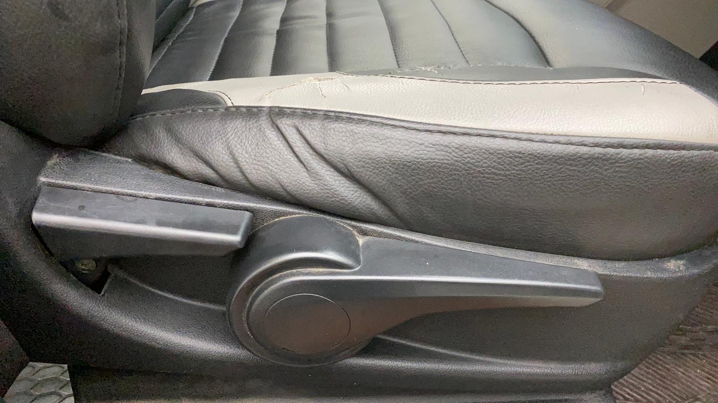 2016 Tata Tiago XZ PETROL, Petrol, Manual, 64,722 km, Driver Side Adjustment Panel