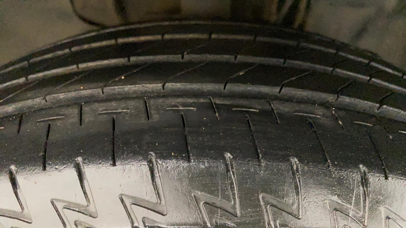2016 Tata Tiago XZ PETROL, Petrol, Manual, 64,722 km, Right Front Tyre Tread