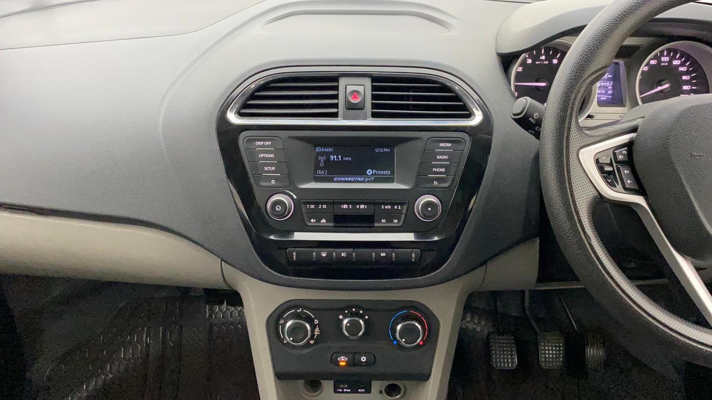 2016 Tata Tiago XZ PETROL, Petrol, Manual, 64,722 km, Air Conditioner