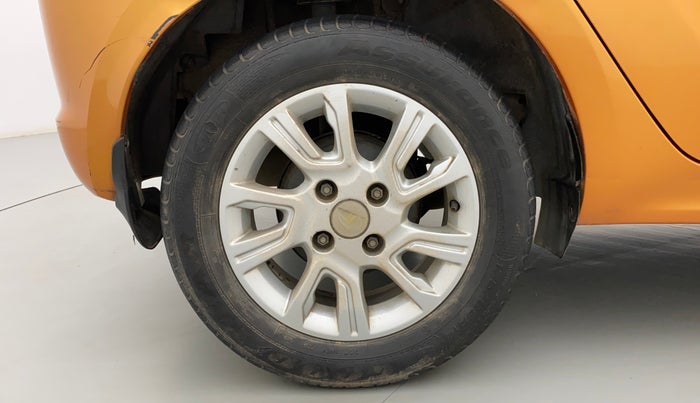 2016 Tata Tiago XZ PETROL, Petrol, Manual, 64,722 km, Right Rear Wheel