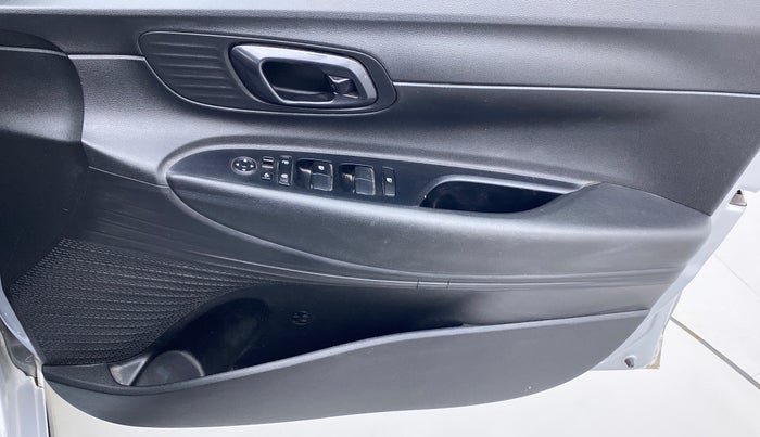 2020 Hyundai NEW I20 SPORTZ 1.5 MT, Diesel, Manual, 46,294 km, Driver Side Door Panels Control