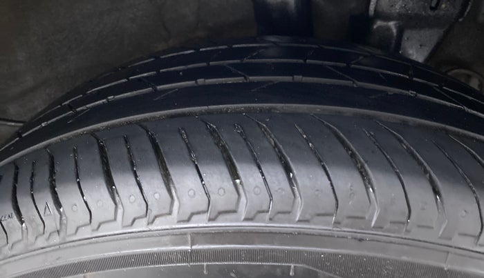 2020 Hyundai NEW I20 SPORTZ 1.5 MT, Diesel, Manual, 46,294 km, Left Rear Tyre Tread