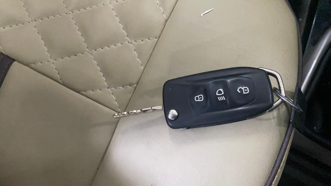 2016 Tata Zest XM PETROL, Petrol, Manual, 36,150 km, Key Close Up