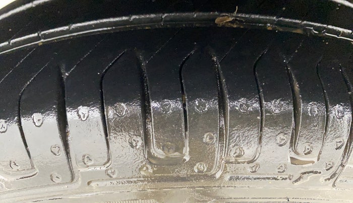 2016 Renault Kwid RXT 0.8, Petrol, Manual, 47,230 km, Right Rear Tyre Tread