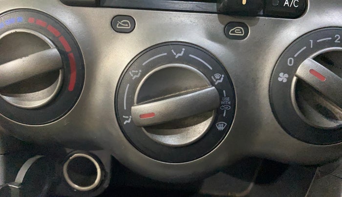 2013 Hyundai i10 MAGNA 1.2, Petrol, Manual, 61,124 km, AC Unit - Directional switch has minor damage