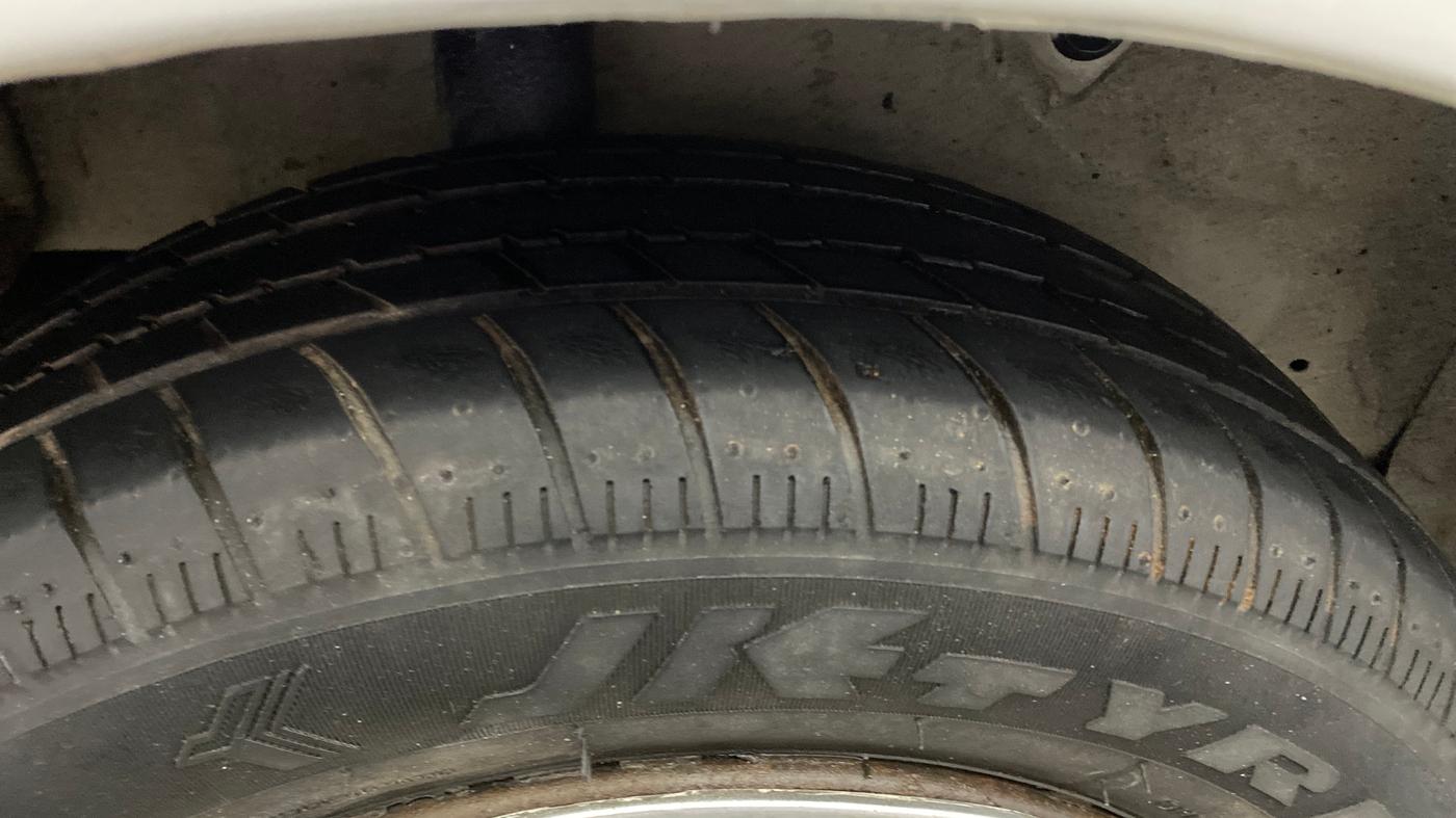 2015 Maruti Celerio VXI, Petrol, Manual, 76,041 km, Right Rear Tyre Tread