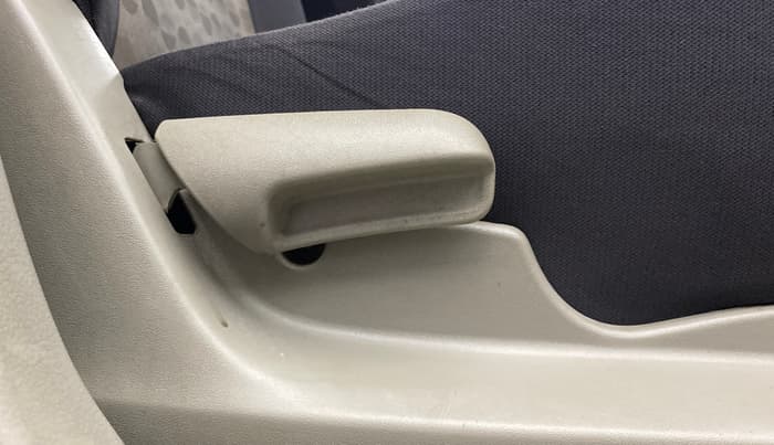 2015 Maruti Celerio VXI, Petrol, Manual, 76,041 km, Driver Side Adjustment Panel
