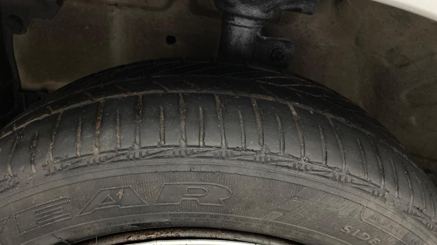 2015 Maruti Celerio VXI, Petrol, Manual, 76,041 km, Left Front Tyre Tread