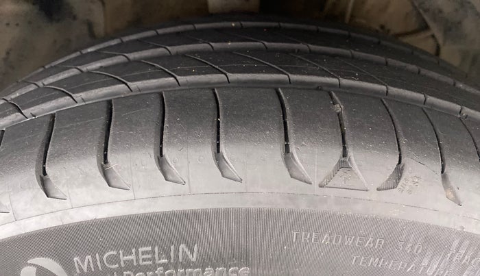 2018 Maruti S Cross SIGMA SHVS, Diesel, Manual, 40,185 km, Right Front Tyre Tread