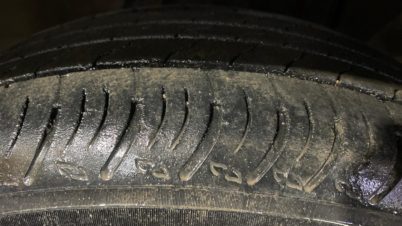 2025 Nissan MAGNITE N-Connecta B4D 1.0 Petrol AMT, Petrol, Automatic, 10,645 km, Left Front Tyre Tread