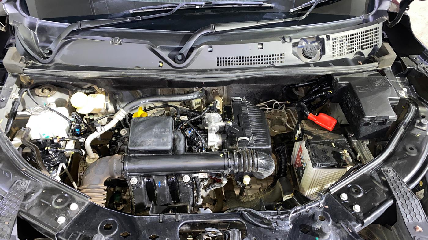 2025 Nissan MAGNITE N-Connecta B4D 1.0 Petrol AMT, Petrol, Automatic, 10,645 km, Engine View