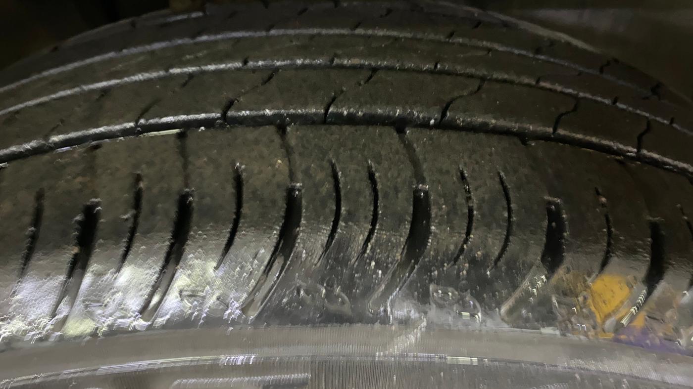 2025 Nissan MAGNITE N-Connecta B4D 1.0 Petrol AMT, Petrol, Automatic, 10,645 km, Right Front Tyre Tread