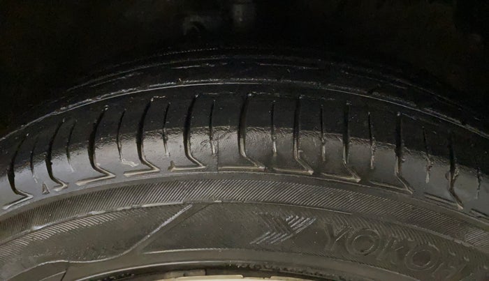2018 Maruti Celerio VXI CNG, CNG, Manual, 79,594 km, Right Front Tyre Tread
