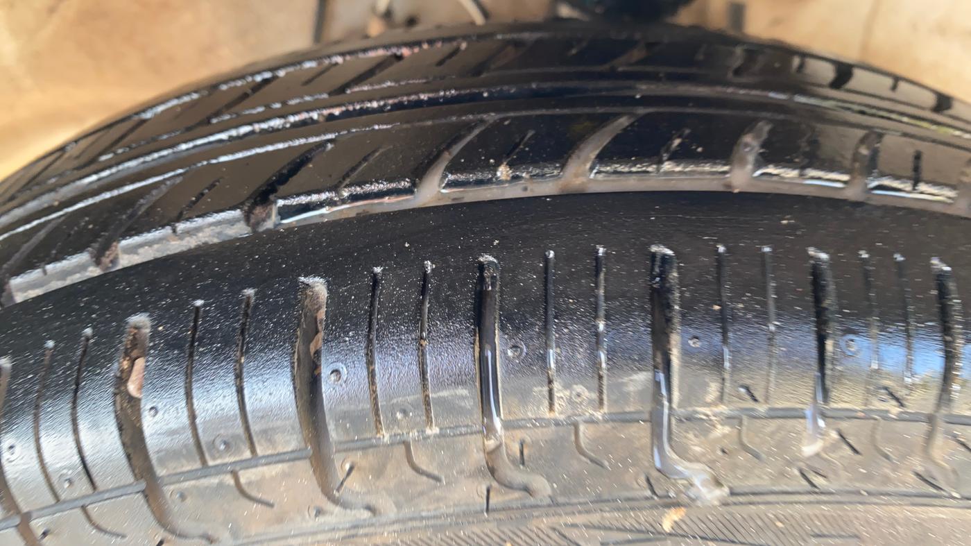 2021 Maruti Alto LXI CNG, CNG, Manual, 74,814 km, Left Front Tyre Tread
