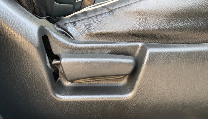 2021 Maruti Alto LXI CNG, CNG, Manual, 74,348 km, Driver Side Adjustment Panel