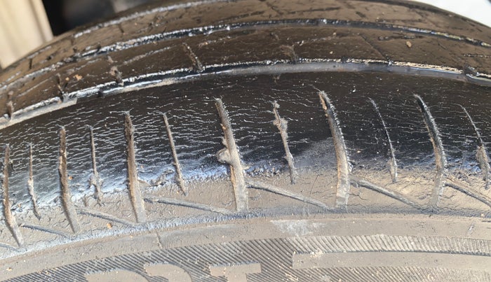 2021 Maruti Alto LXI CNG, CNG, Manual, 74,348 km, Left Rear Tyre Tread