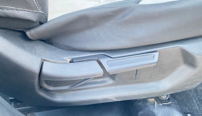 2021 Hyundai VENUE SX 1.0 TURBO IMT, Petrol, Manual, 67,332 km, Driver Side Adjustment Panel