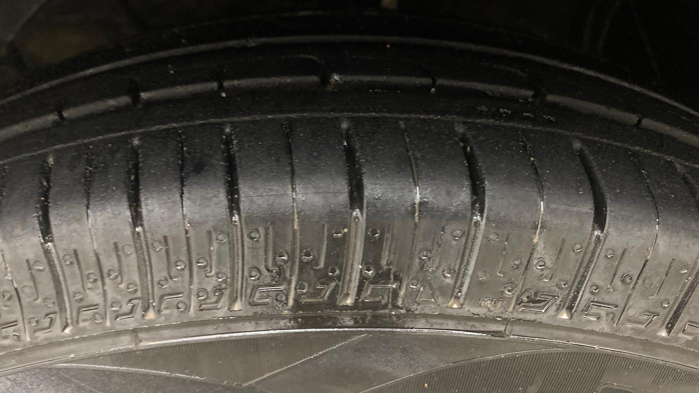 2021 Maruti Swift VXI, Petrol, Manual, 1,16,538 km, Left Front Tyre Tread