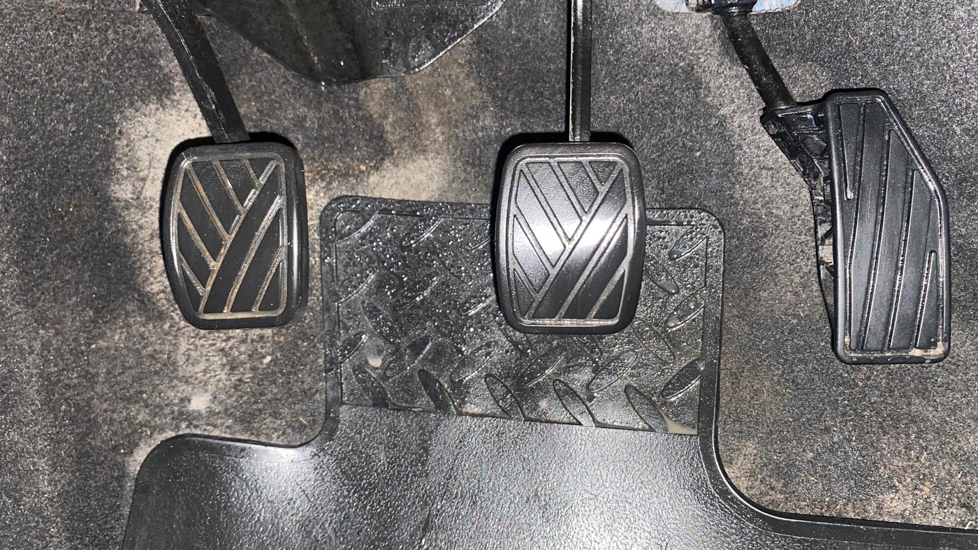 2021 Maruti Swift VXI, Petrol, Manual, 1,16,538 km, Pedals