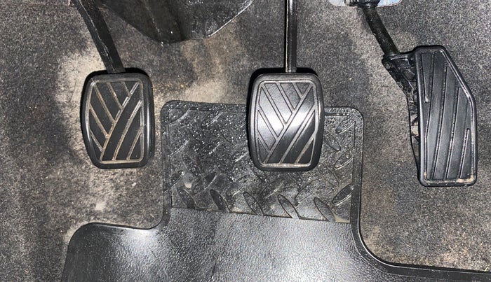 2021 Maruti Swift VXI, Petrol, Manual, 1,16,538 km, Pedals