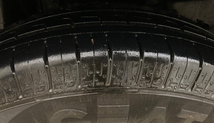 2021 Maruti Swift VXI, Petrol, Manual, 1,16,538 km, Right Rear Tyre Tread