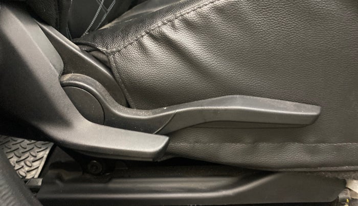 2021 Maruti Swift VXI, Petrol, Manual, 1,16,538 km, Driver Side Adjustment Panel