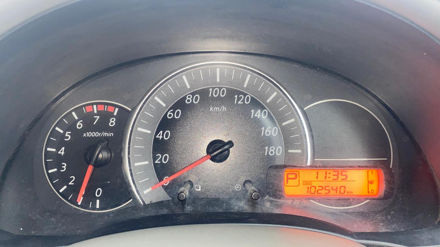 2014 Nissan Micra XV CVT, Petrol, Automatic, 1,02,607 km, Odometer Image