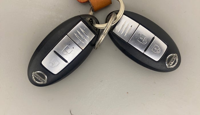 2014 Nissan Micra XV CVT, Petrol, Automatic, 1,02,505 km, Key Close Up