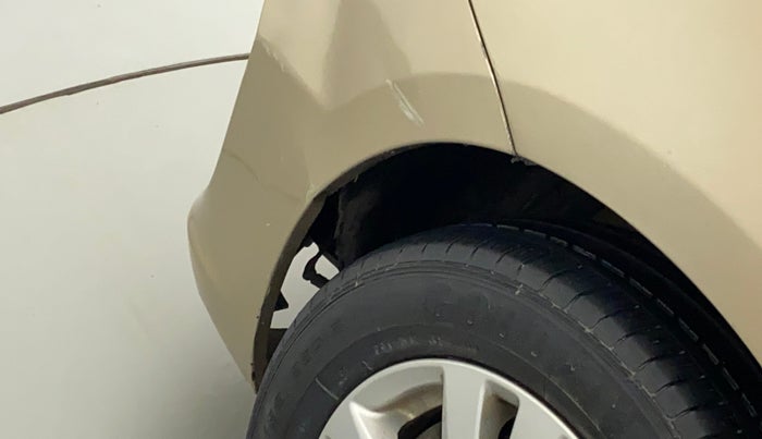 2017 Maruti Ertiga VXI CNG, CNG, Manual, 85,889 km, Left fender - Lining loose