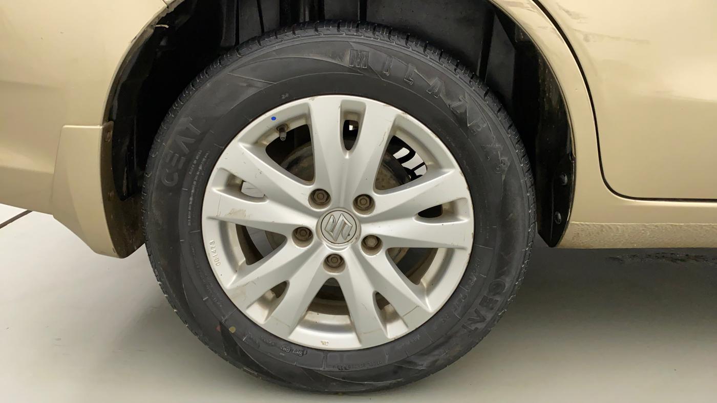 2017 Maruti Ertiga VXI CNG, CNG, Manual, 85,889 km, Right Rear Wheel