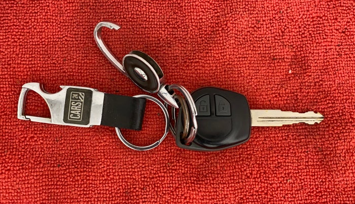 2017 Maruti Ertiga VXI CNG, CNG, Manual, 85,889 km, Key Close Up