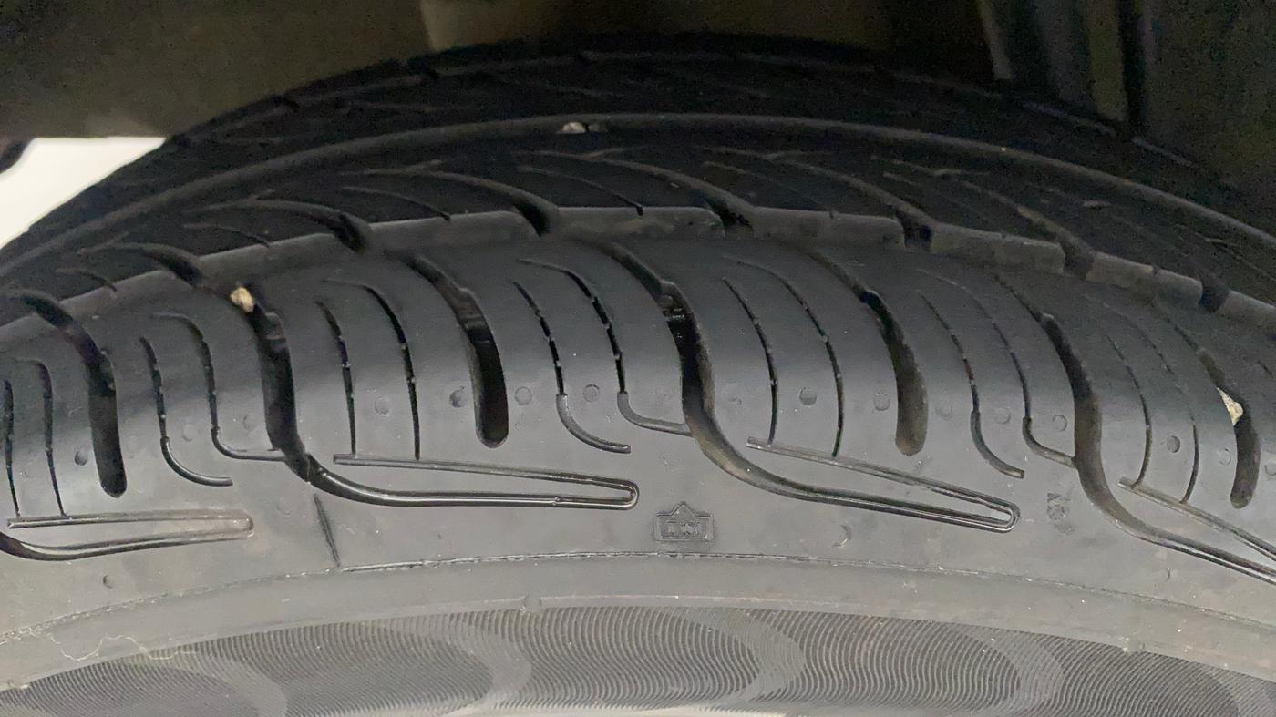 2016 Renault Kwid RXT 0.8, Petrol, Manual, 63,143 km, Right Rear Tyre Tread