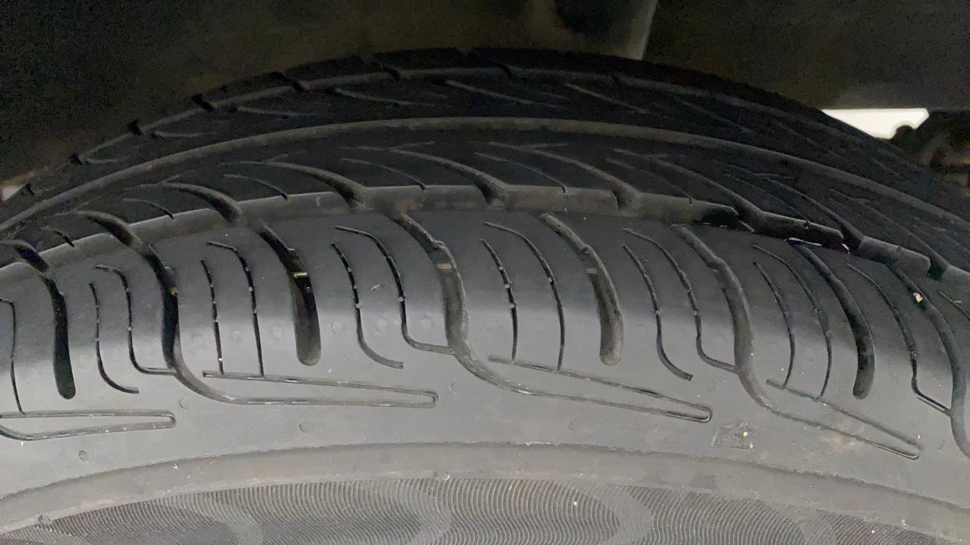 2016 Renault Kwid RXT 0.8, Petrol, Manual, 63,143 km, Left Rear Tyre Tread