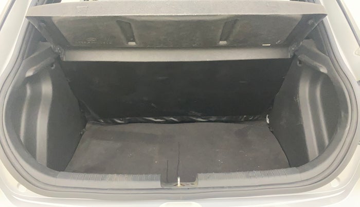 2016 Hyundai Elite i20 MAGNA 1.2, Petrol, Manual, 68,619 km, Boot Inside