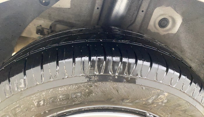 2016 Hyundai Elite i20 MAGNA 1.2, Petrol, Manual, 68,619 km, Right Rear Tyre Tread