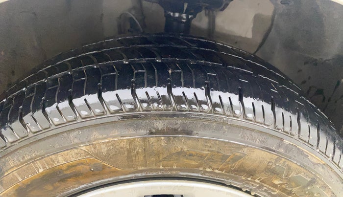 2016 Hyundai Elite i20 MAGNA 1.2, Petrol, Manual, 68,619 km, Right Front Tyre Tread