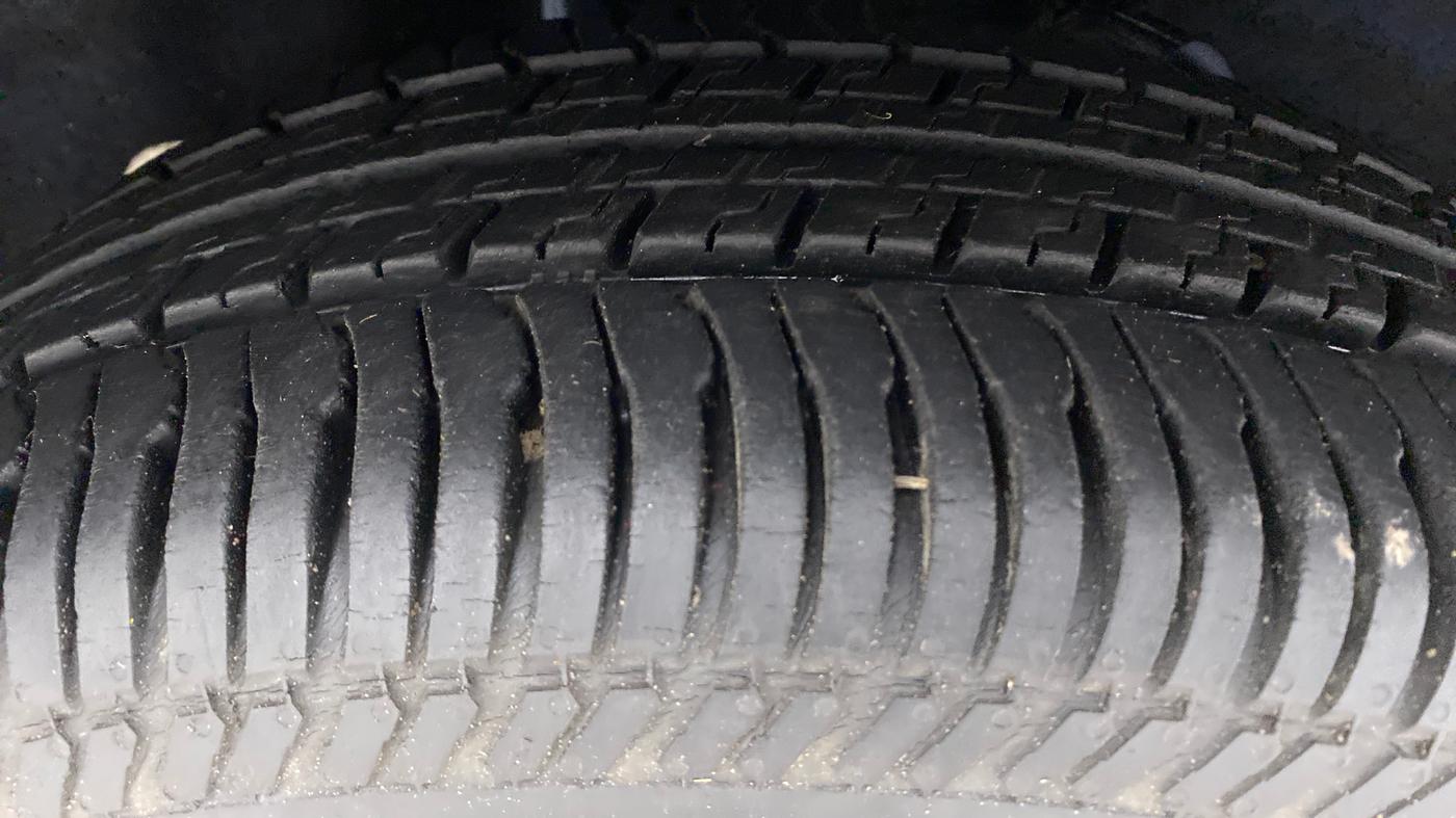 2014 Ford Ecosport 1.5AMBIENTE TI VCT, Petrol, Manual, 21,228 km, Right Rear Tyre Tread