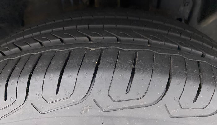 2014 Ford Ecosport 1.5AMBIENTE TI VCT, Petrol, Manual, 21,228 km, Right Front Tyre Tread