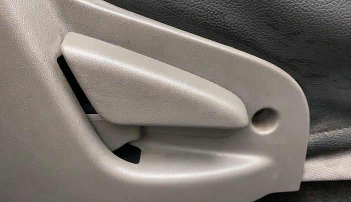 2014 Datsun Go T, Petrol, Manual, 19,696 km, Driver Side Adjustment Panel