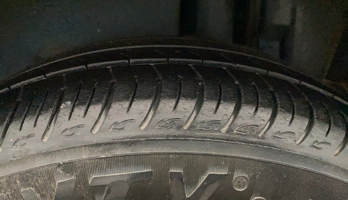 2013 Maruti Swift Dzire ZDI, Diesel, Manual, 1,37,739 km, Left Rear Tyre Tread