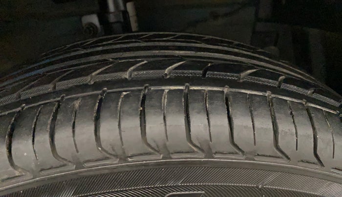 2013 Maruti Swift Dzire ZDI, Diesel, Manual, 1,37,739 km, Right Front Tyre Tread