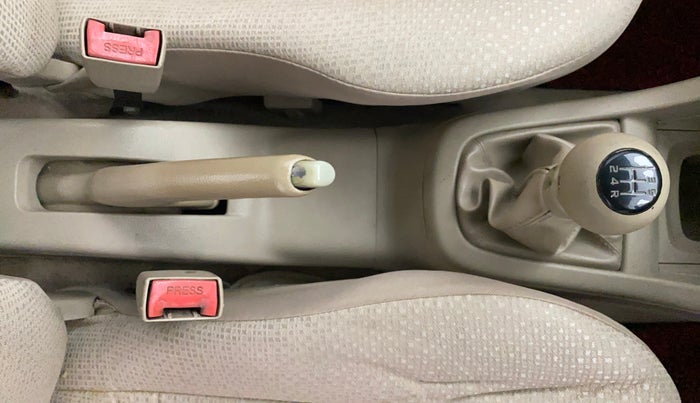 2013 Maruti Swift Dzire ZDI, Diesel, Manual, 1,37,739 km, Gear Lever