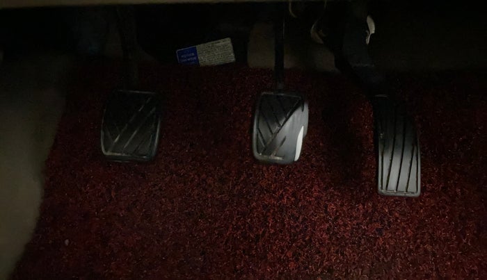 2013 Maruti Swift Dzire ZDI, Diesel, Manual, 1,37,739 km, Pedals