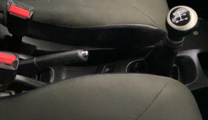 2013 Maruti Wagon R Stingray VXI, Petrol, Manual, 58,276 km, Gear Lever