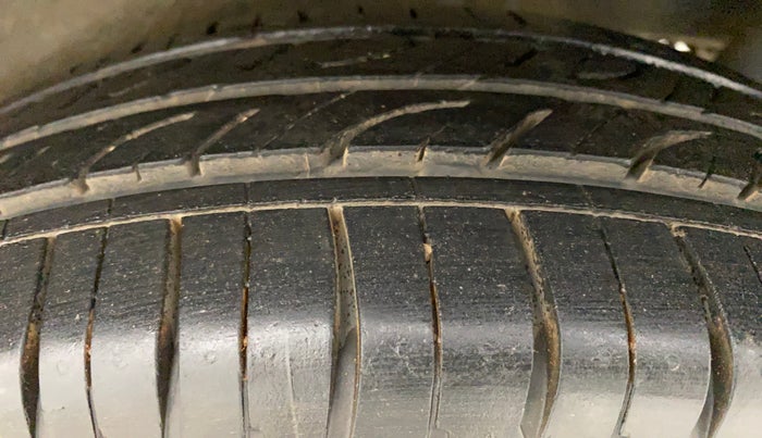 2013 Maruti Wagon R Stingray VXI, Petrol, Manual, 58,276 km, Left Rear Tyre Tread